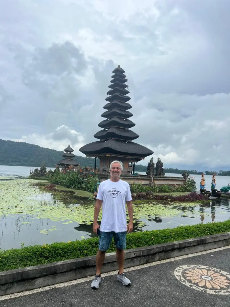 A guest at the Ulun Danu Beratan temple on the lake